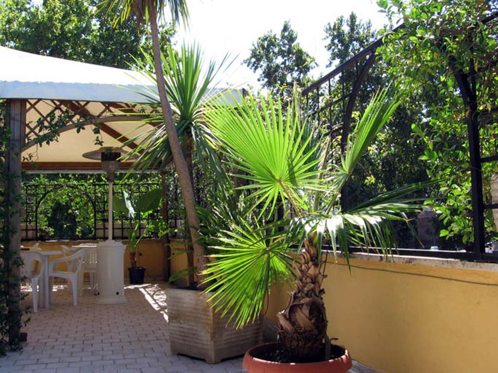 Residenza Camilla Hotel Roma Ngoại thất bức ảnh