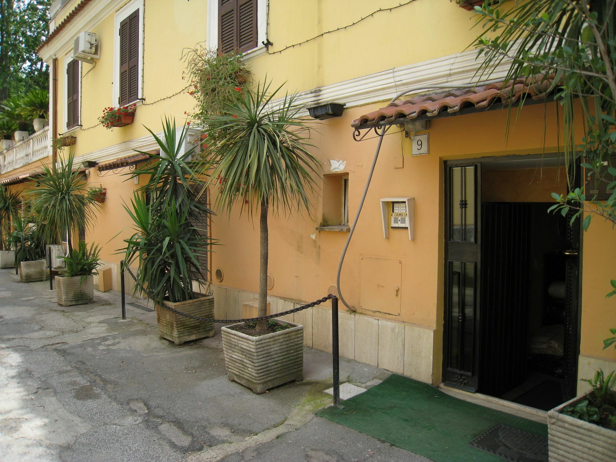 Residenza Camilla Hotel Roma Ngoại thất bức ảnh